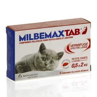 серый котёнок на коробке Мильбемакс