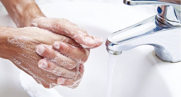 Мытьё рук с мылом