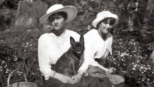 Дочери Николая II с собакой